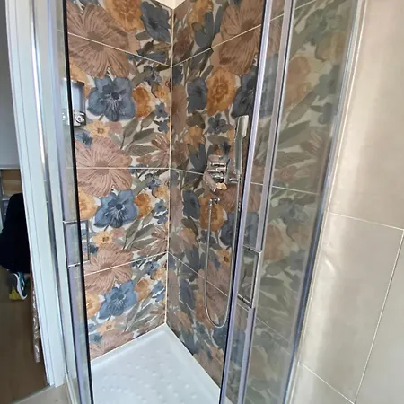 Levante Πανσιόν *